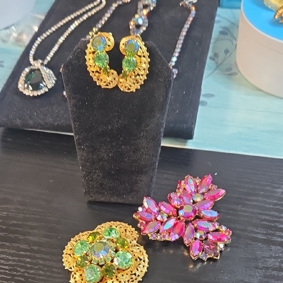 Jewelry - Specified Vintage bundle No Return